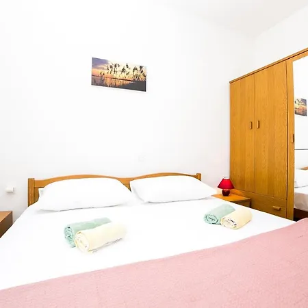 Apartmán By The Sea Seline, Paklenica - 13295 Seline